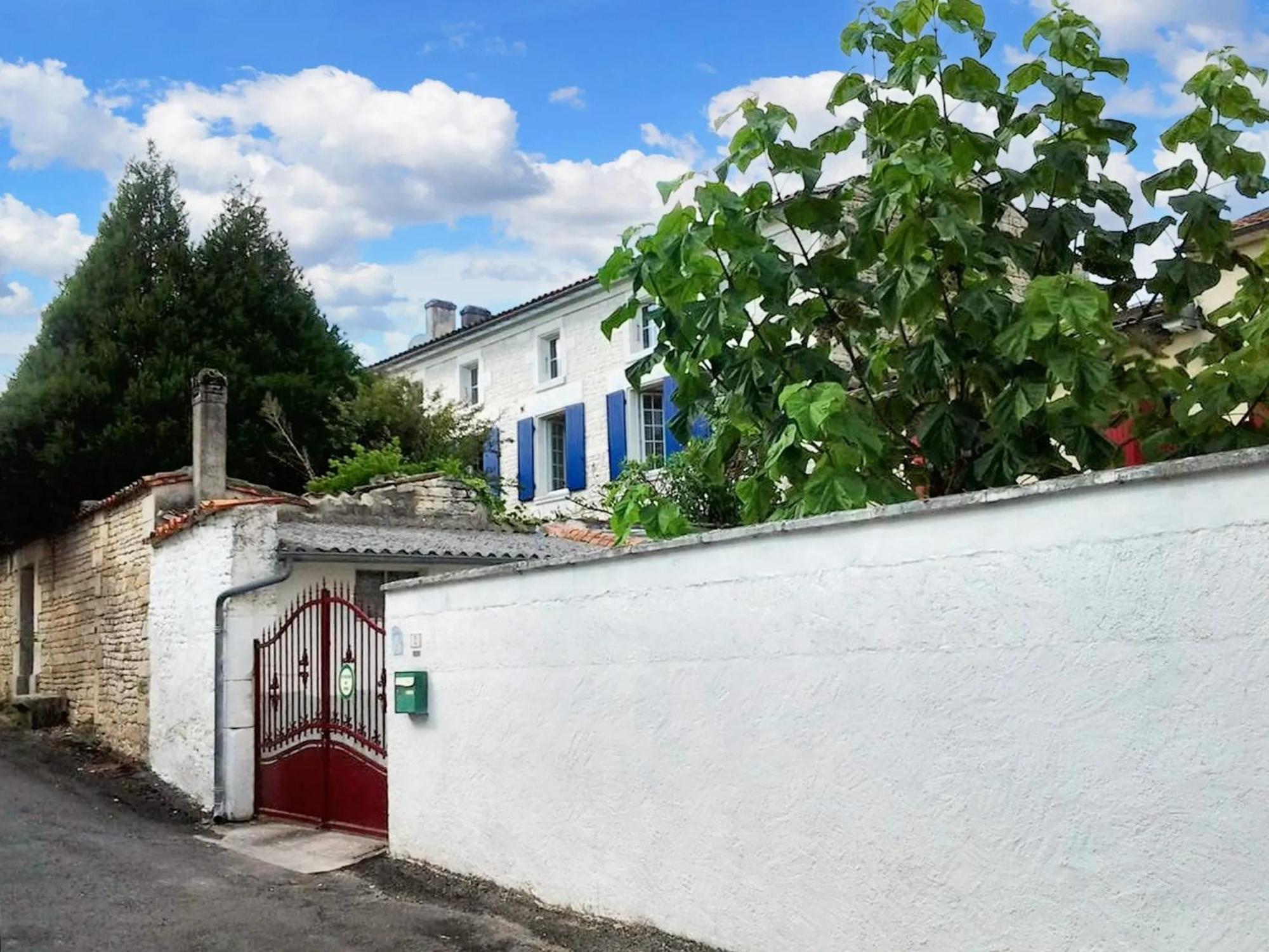 Maison Confortable Au Coeur De Fleurac Avec Grand Jardin Exterior foto